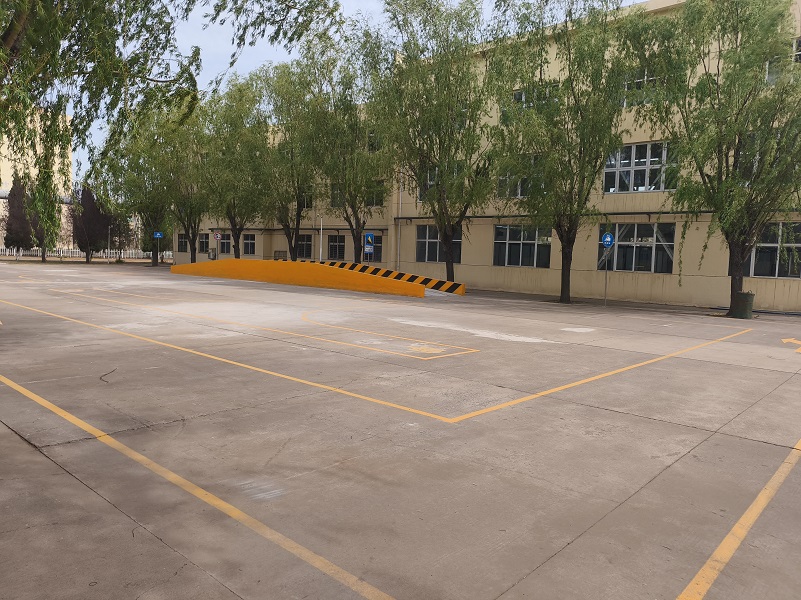 叉车2.jpg 叉车2.jpg