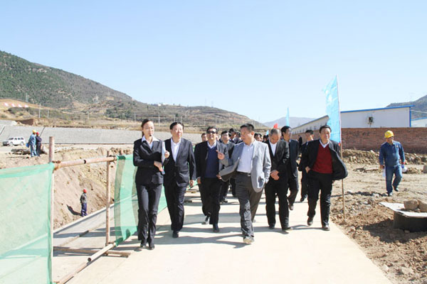 在玉溪煤矿地面工程现场观摩检查工程进展